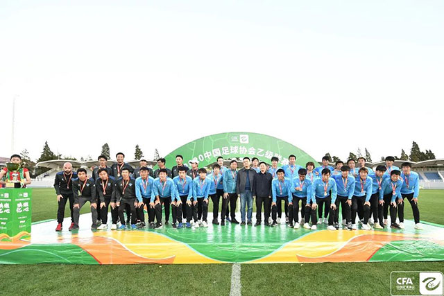 文班34+13+11马刺险胜国王 独行侠力克开拓者